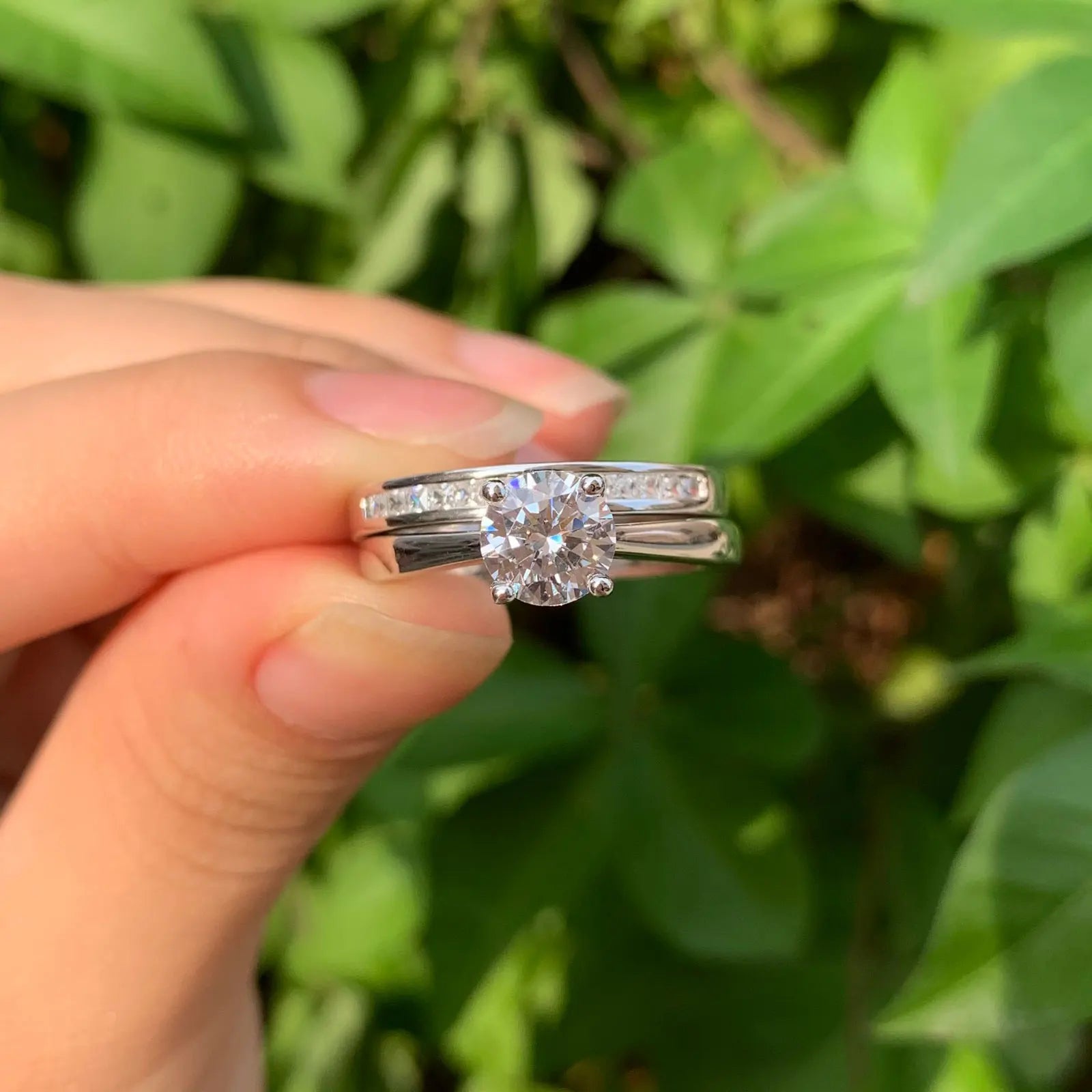 Newshe Solid 925 Silver Engagement Ring Wedding Band Fine Jewelry Luxury Solitaire Round Cubic Zircon Imitation Diamond Rings