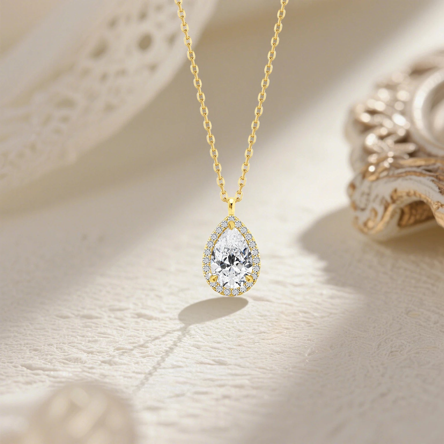 VIXONNA 14K Gold Halo Pear Cut Moissanite Necklace - 1ct AU585 Vintage Pendant