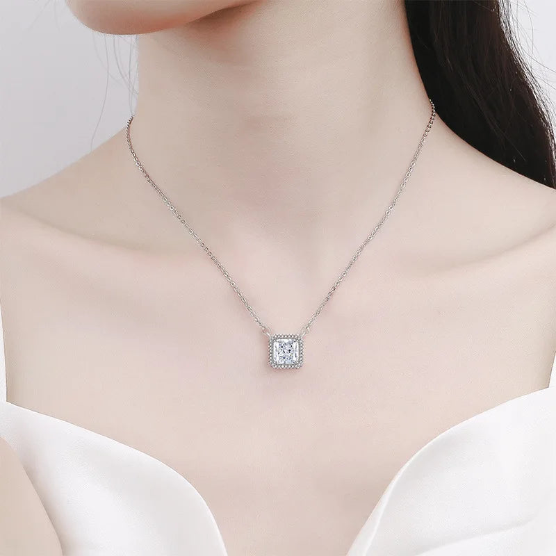 8*8mm 2CT Trendy Fashion s925 Silver Color D Green Moissanite Classic Angle Wing Neckalce Charms Women Party Jewelry Gift