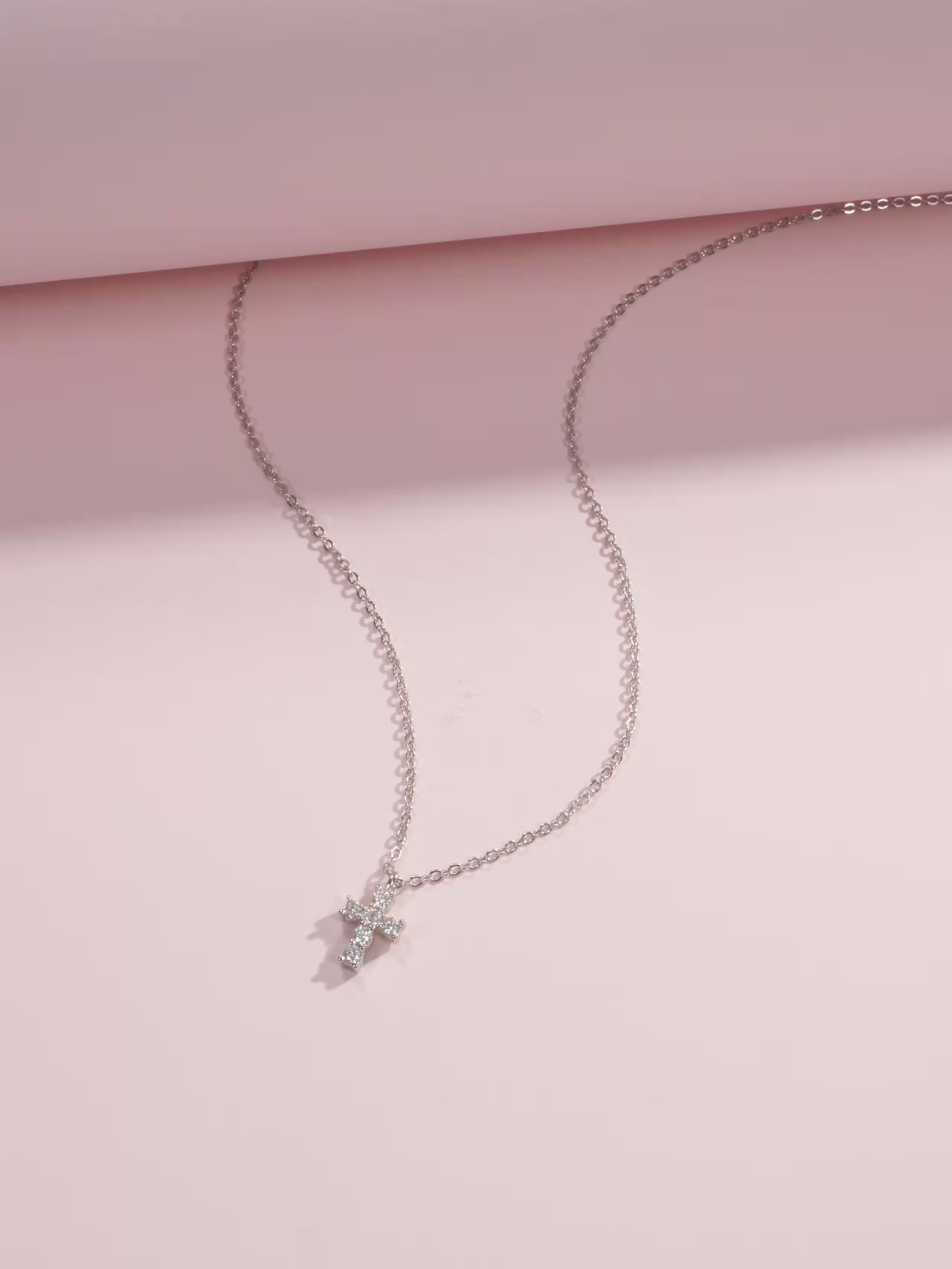 Vixonna Women's Moissanite Cross Pendant Necklace 925 Silver D Color VVS1