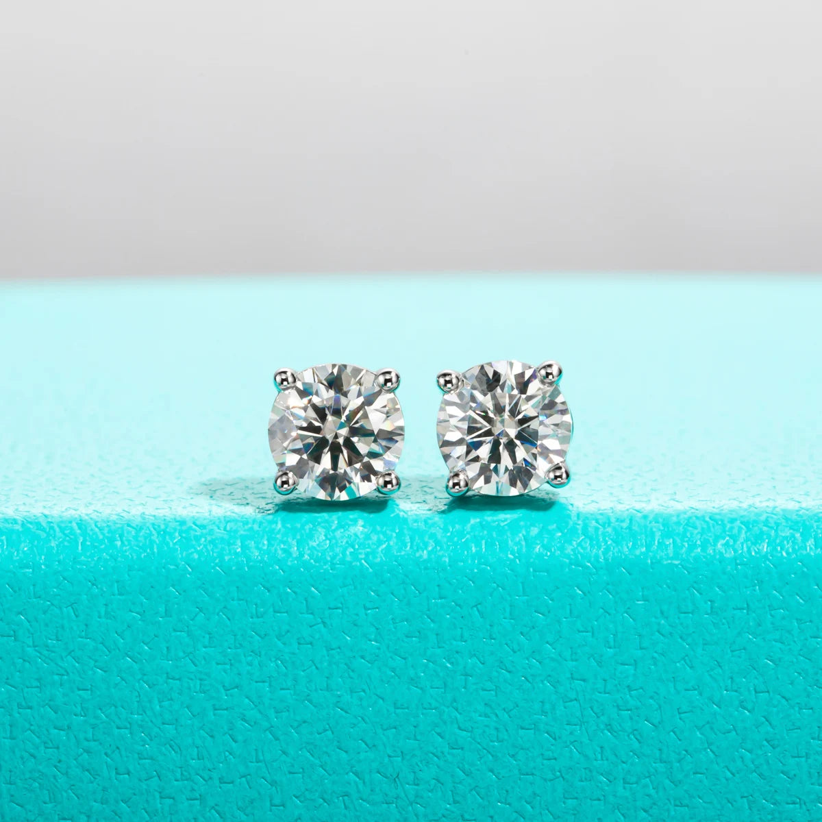 Vixonna Moissanite Stud Earrings 10K Gold Post D Color