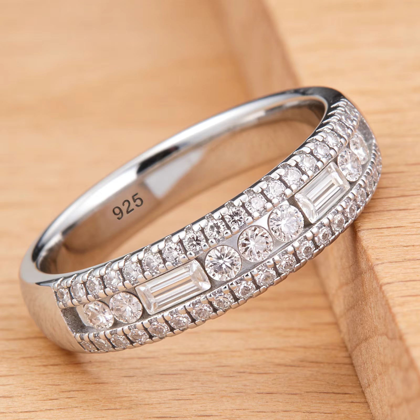 Vixonna Moissanite Wedding Band Ring 925 Silver GRA Round Pave