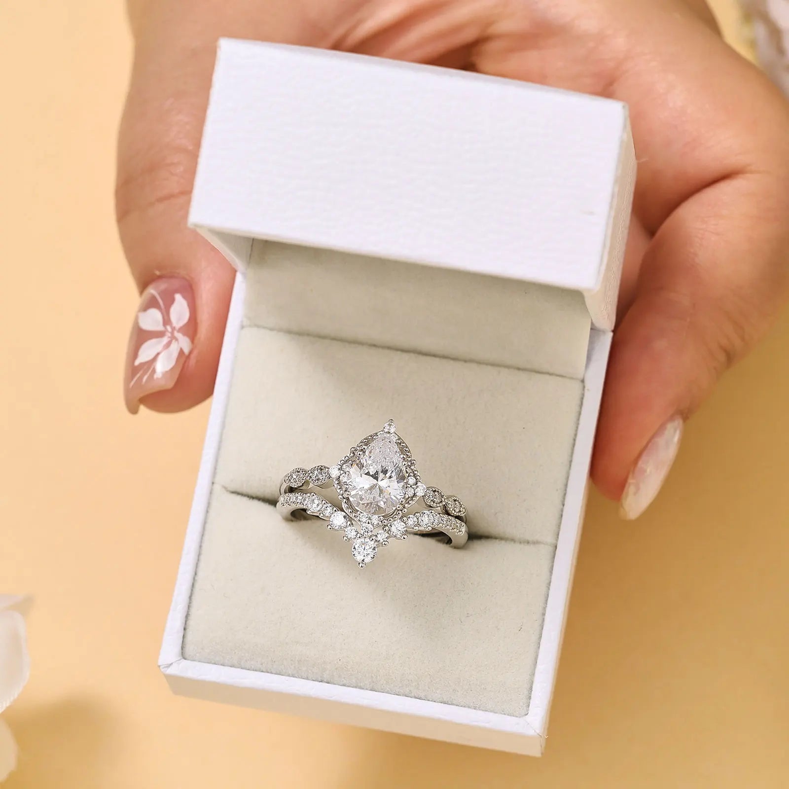 Vixonna Pear Cut Moissanite Bridal Wedding Ring Set 925 Silver D Color VVS1