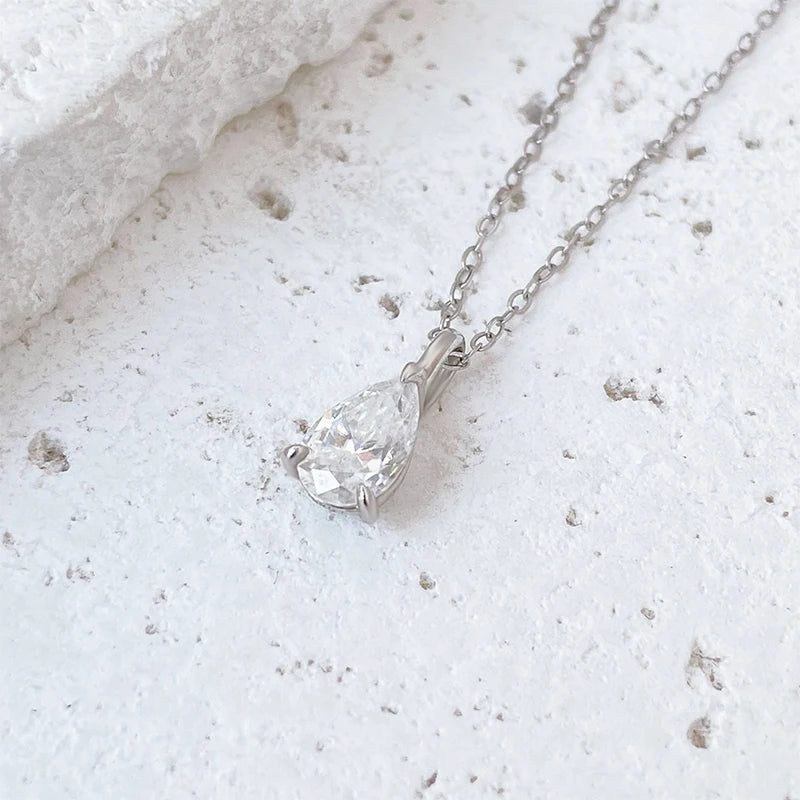 Vixonna Pear Cut Moissanite Pendant Necklace 925 Silver D Color VVS1