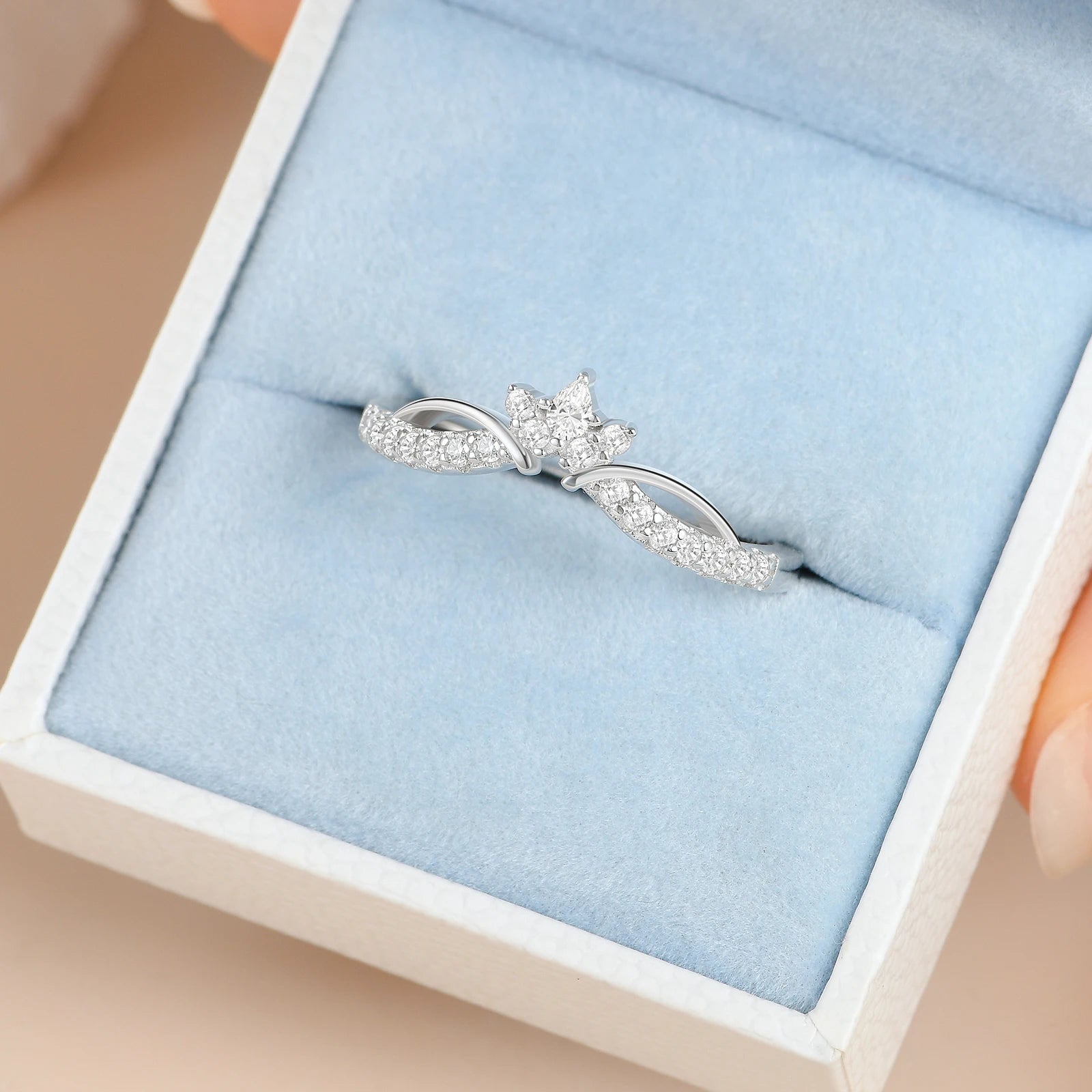 Vixonna Women's Crown Moissanite Wedding Band 925 Silver D Color VVS1