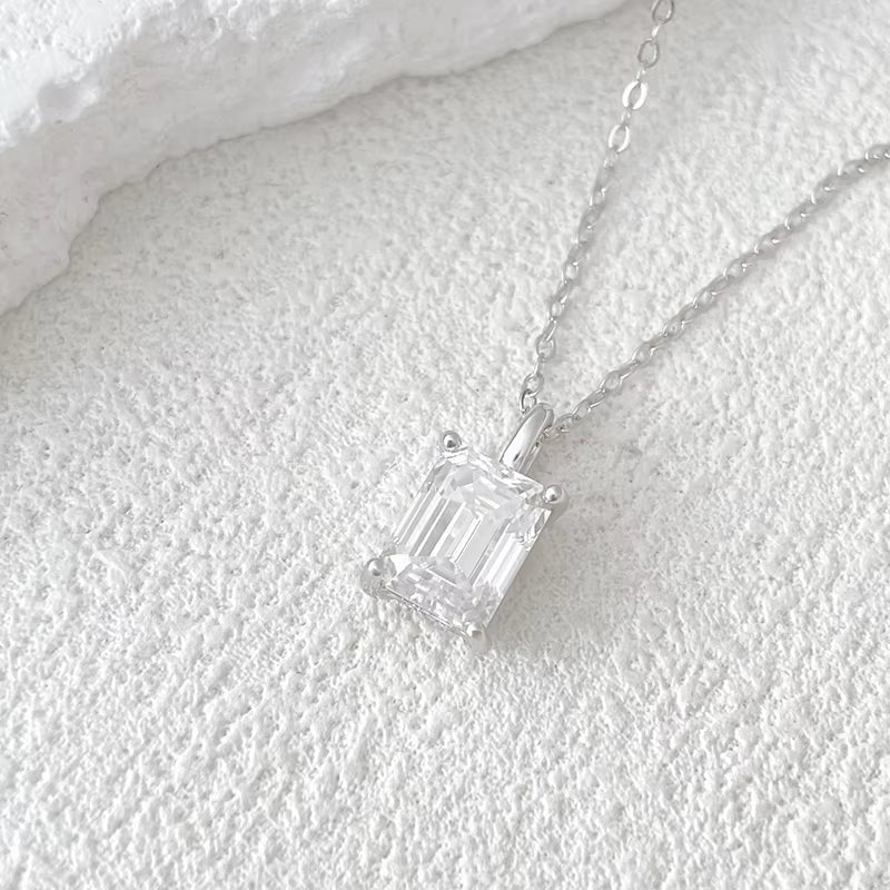 Vixonna Women's Emerald Cut Moissanite Pendant Necklace 925 Silver D Color VVS1