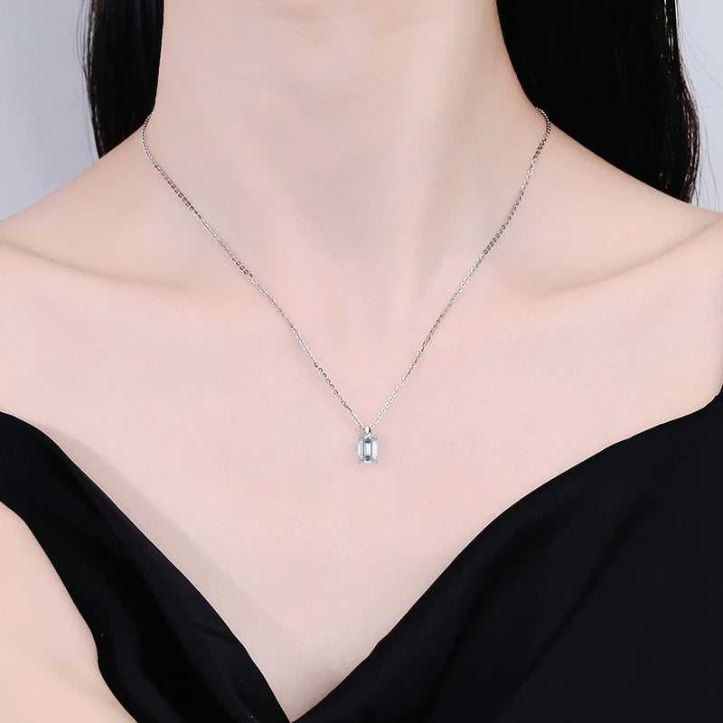 Vixonna Women's Emerald Cut Moissanite Pendant Necklace 925 Silver D Color VVS1