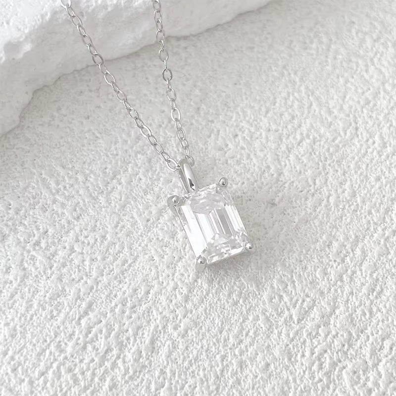 Vixonna Women's Emerald Cut Moissanite Pendant Necklace 925 Silver D Color VVS1