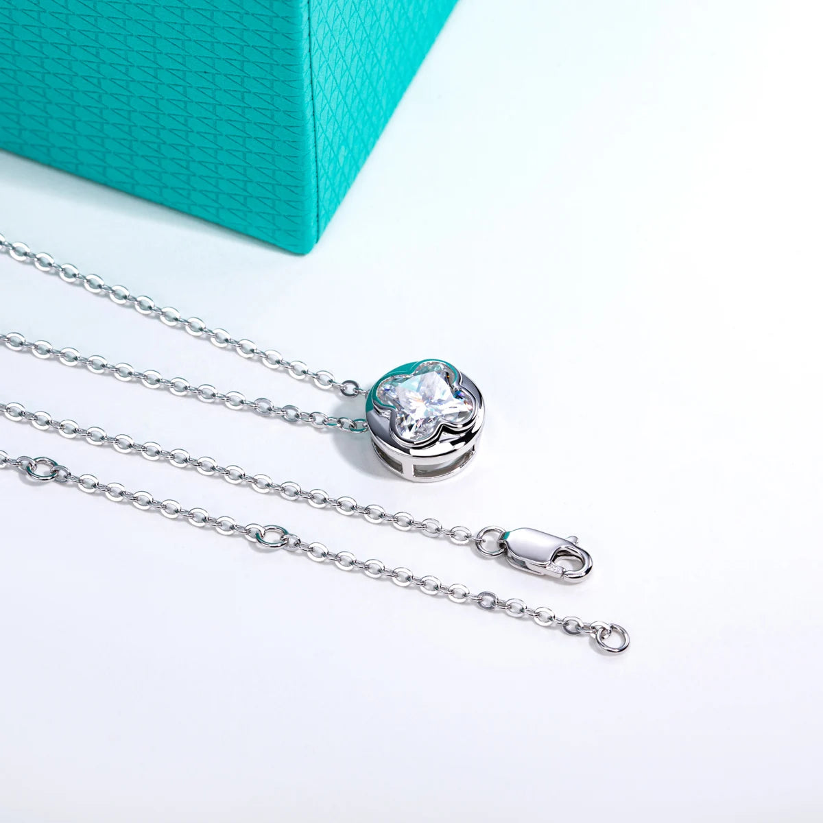 Vixonna Women's Four-Leaf Clover Moissanite Jewelry Set 925 Silver