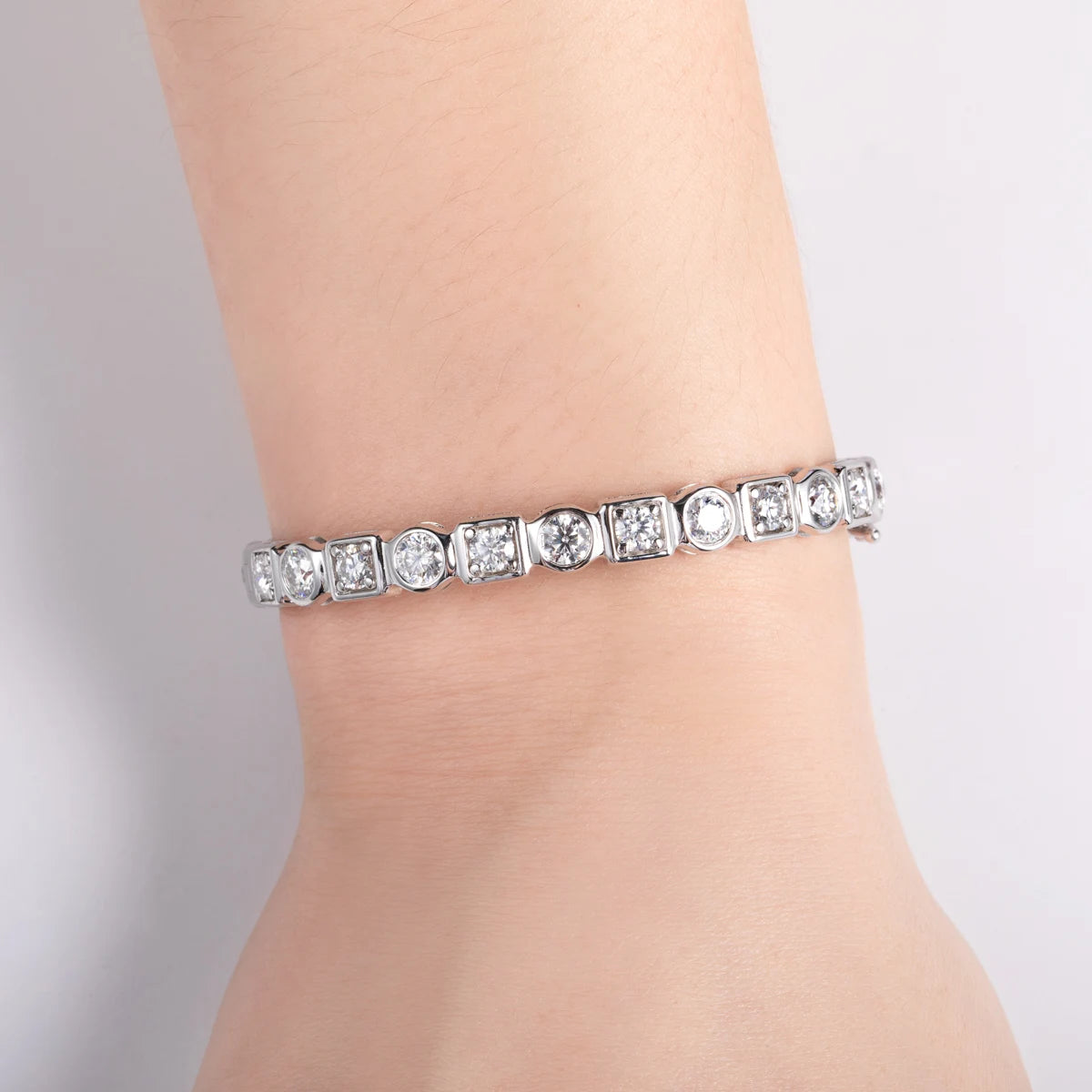 Vixonna Women's Moissanite Bezel Bangle Bracelet 925 Silver D Color