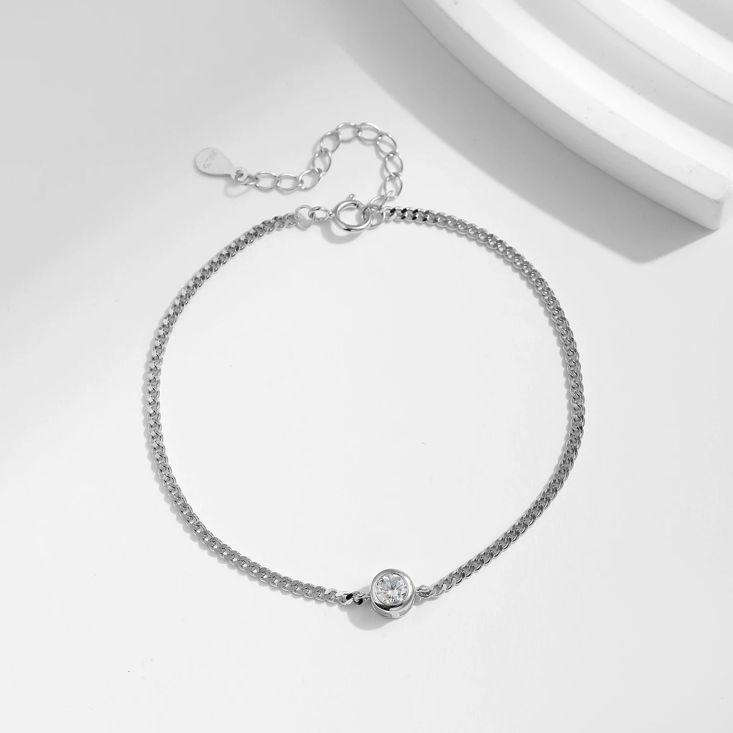 Vixonna Women's Moissanite Bezel Bracelet 0.25ct 925 Silver D Color VVS1