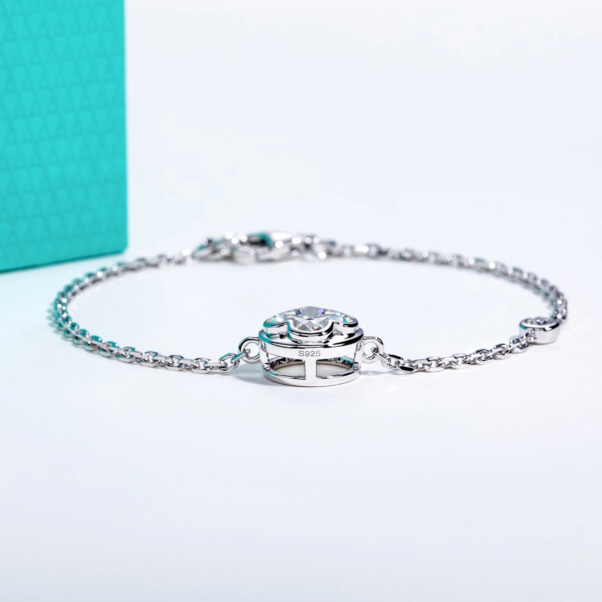 Vixonna Women's Moissanite Clover Bezel Bracelet 2ct 925 Silver
