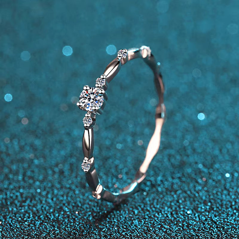 Vixonna Women's Moissanite Engagement Ring 925 Silver D Color VVS1