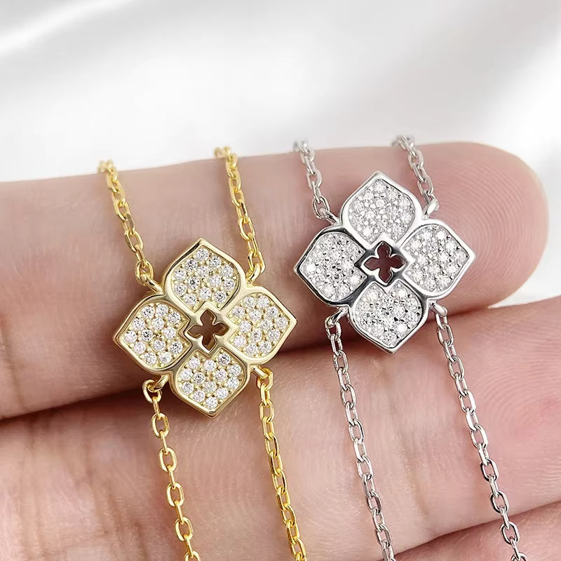 Vixonna Women's Moissanite Flower Pendant Necklace 925 Silver D Color VVS1