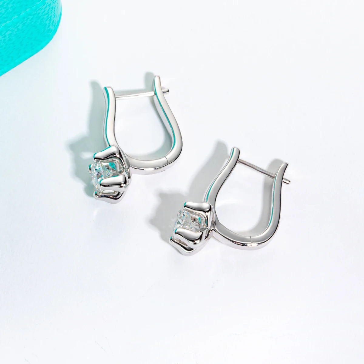Vixonna Women's Moissanite Huggie Hoop Earrings 925 Silver D Color 1cttw