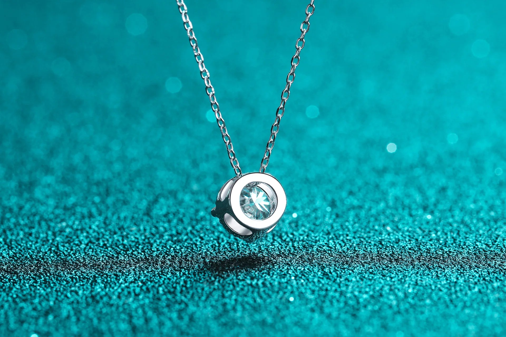 Vixonna Women's Moissanite Pendant Necklace 1ct Art Deco