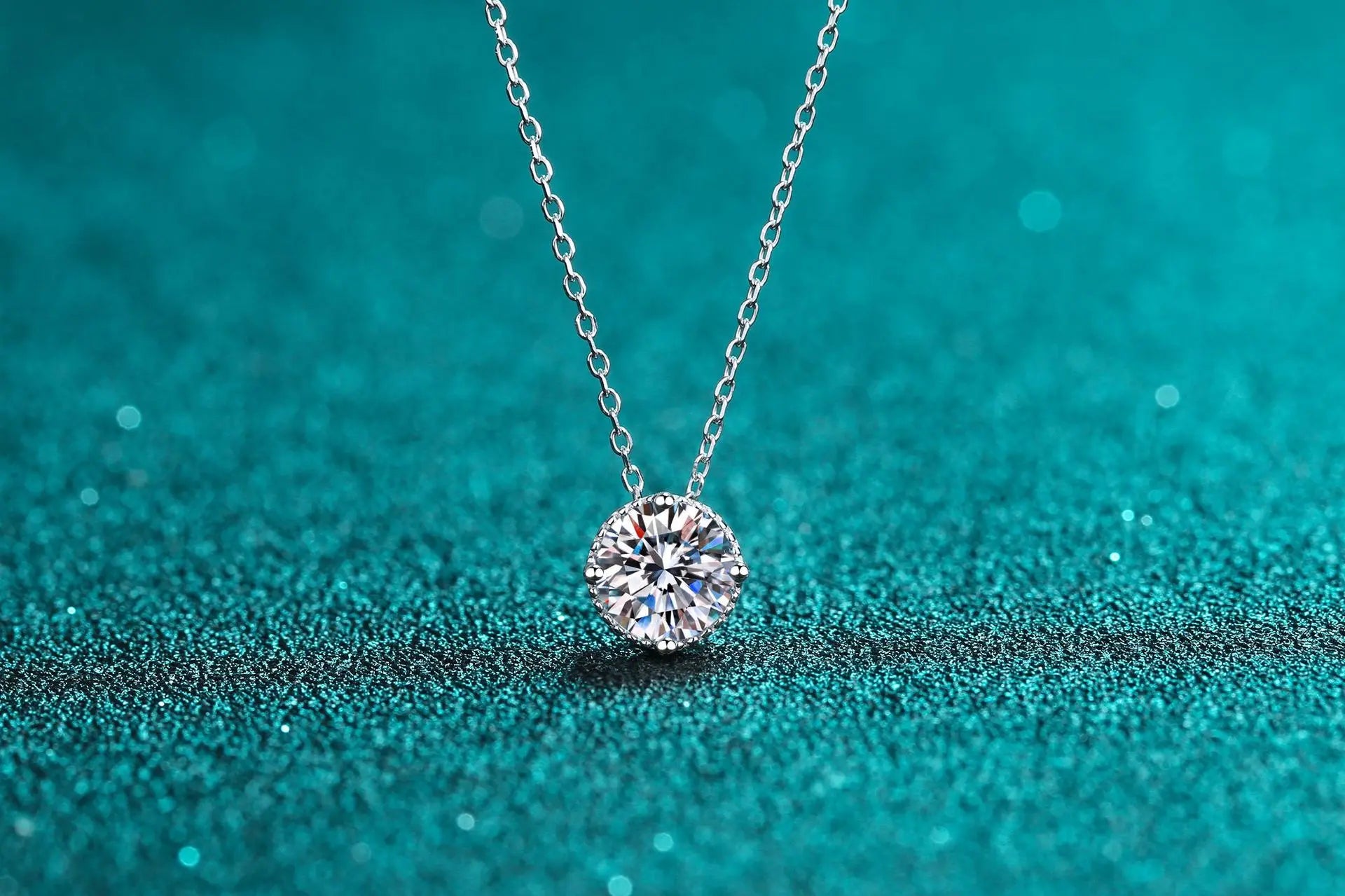 Vixonna Women's Moissanite Pendant Necklace 1ct Art Deco