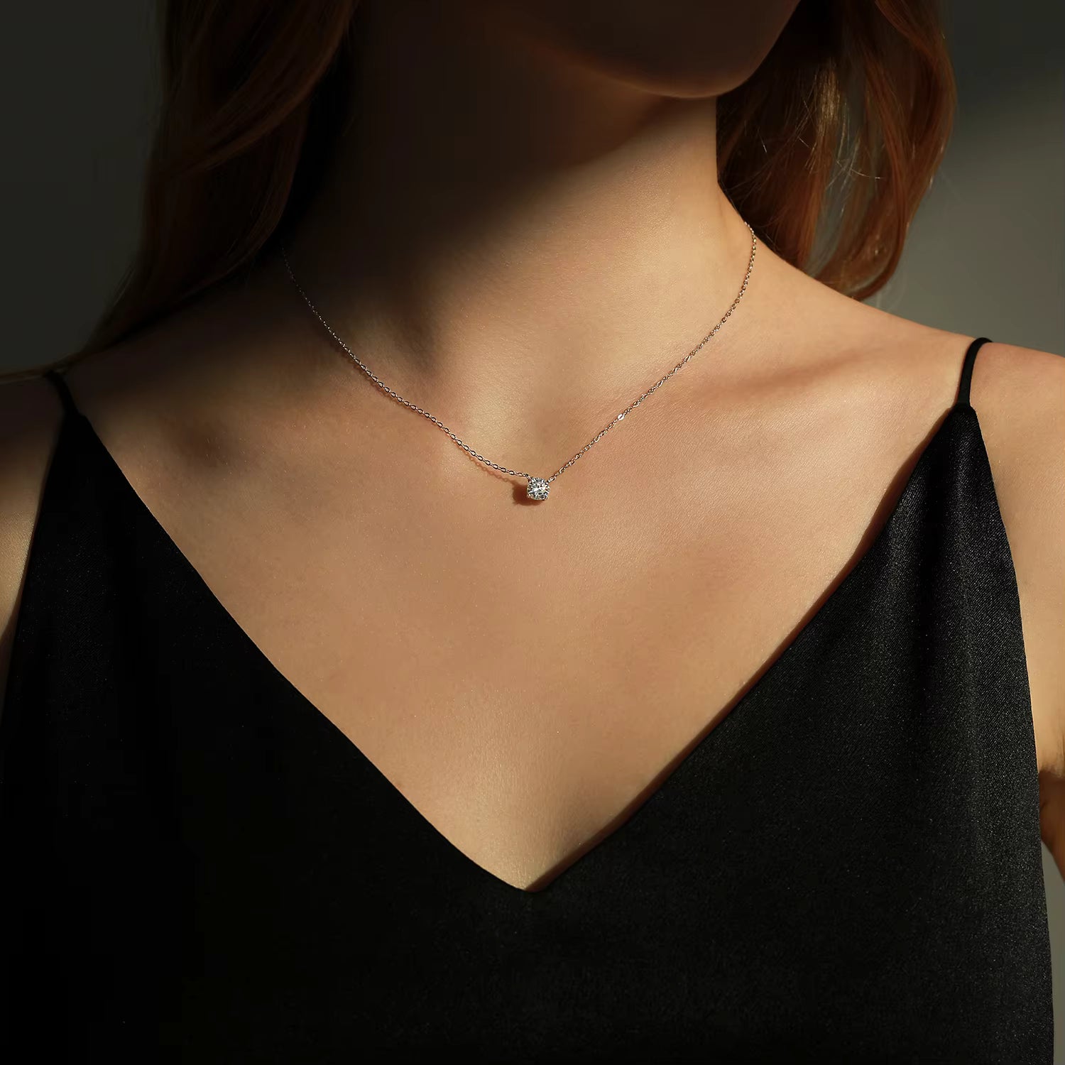 Vixonna Women's Moissanite Pendant Necklace 925 Silver 0.8ct D Color Round
