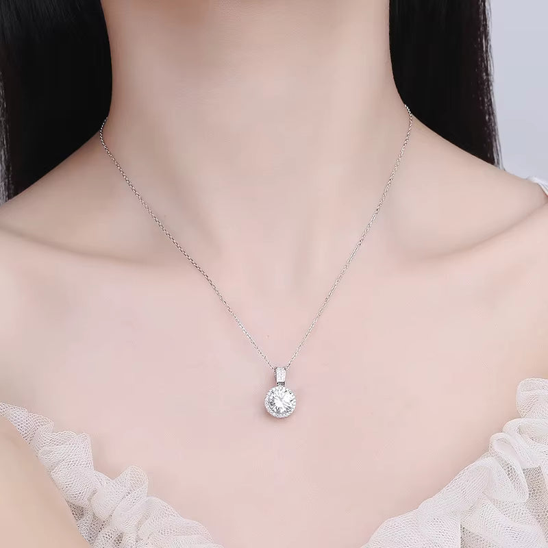 Vixonna Women's Moissanite Pendant Necklace 925 Silver D Color VVS1