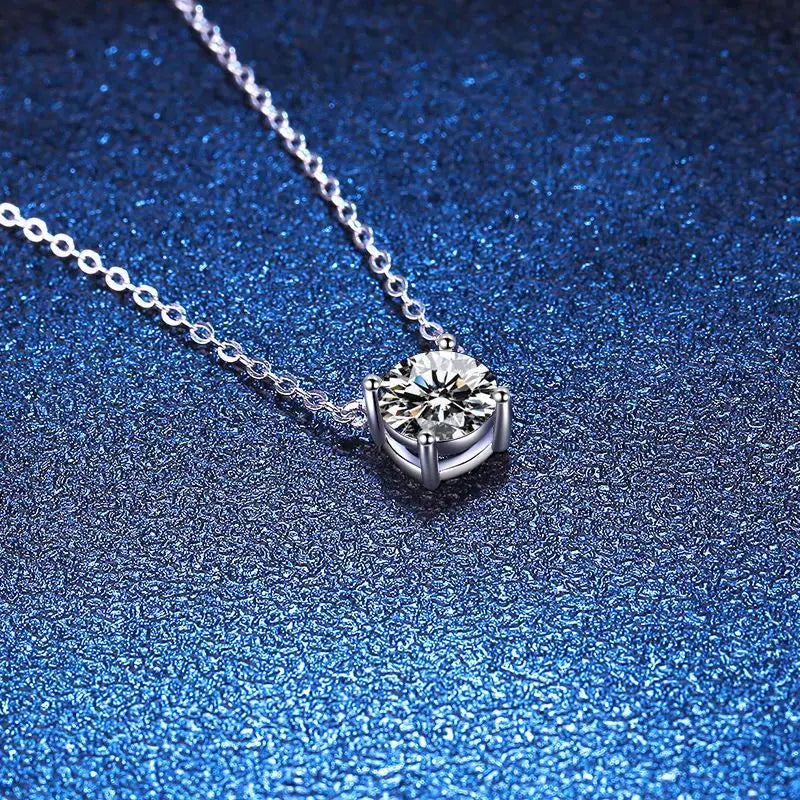 Vixonna Women's Moissanite Pendant Necklace 925 Silver D Color VVS1