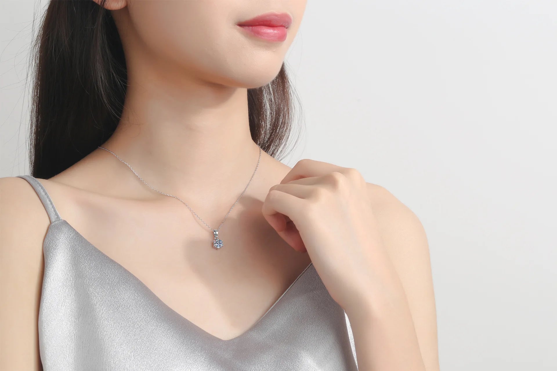 Vixonna Women's Moissanite Pendant Necklace Solitaire