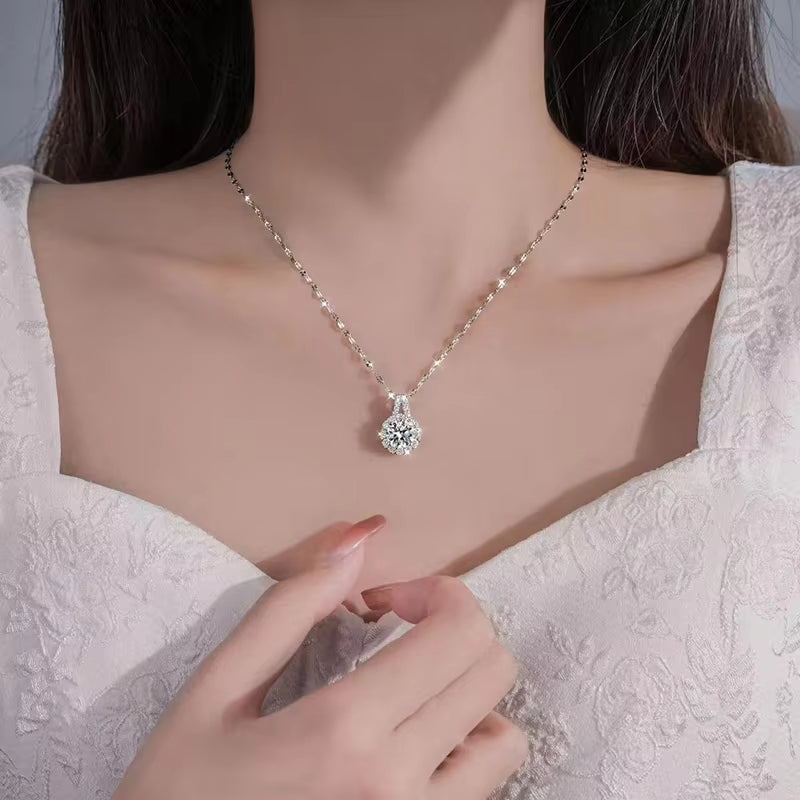 Vixonna Women's Moissanite Round Flower Pendant Necklace 925 Silver D Color VVS1