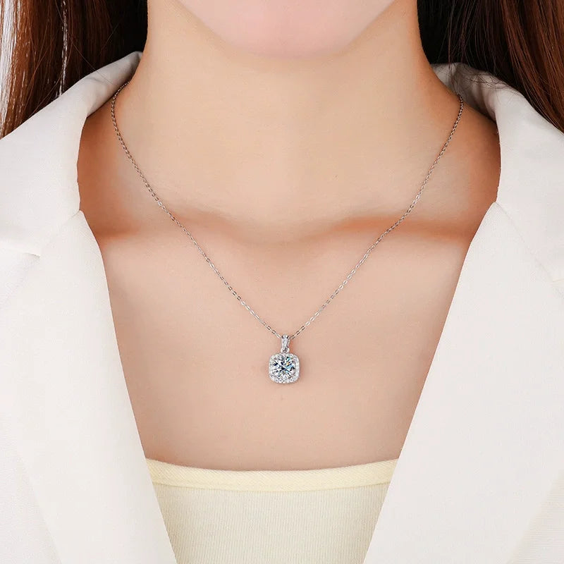 Vixonna Women's Moissanite Square Pendant Necklace 925 Silver D Color VVS1