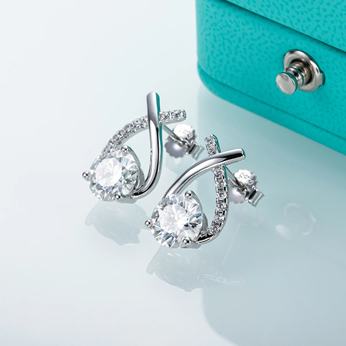 Vixonna Women's Moissanite Stud Earrings 4ct 925 Silver D Color