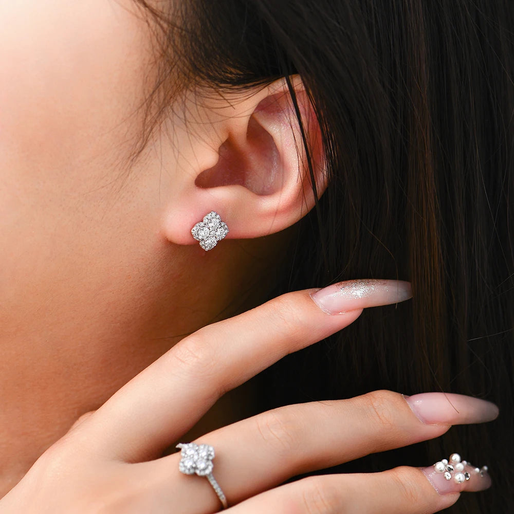 Vixonna Women's Moissanite Stud Earrings 925 Silver D Color VVS1