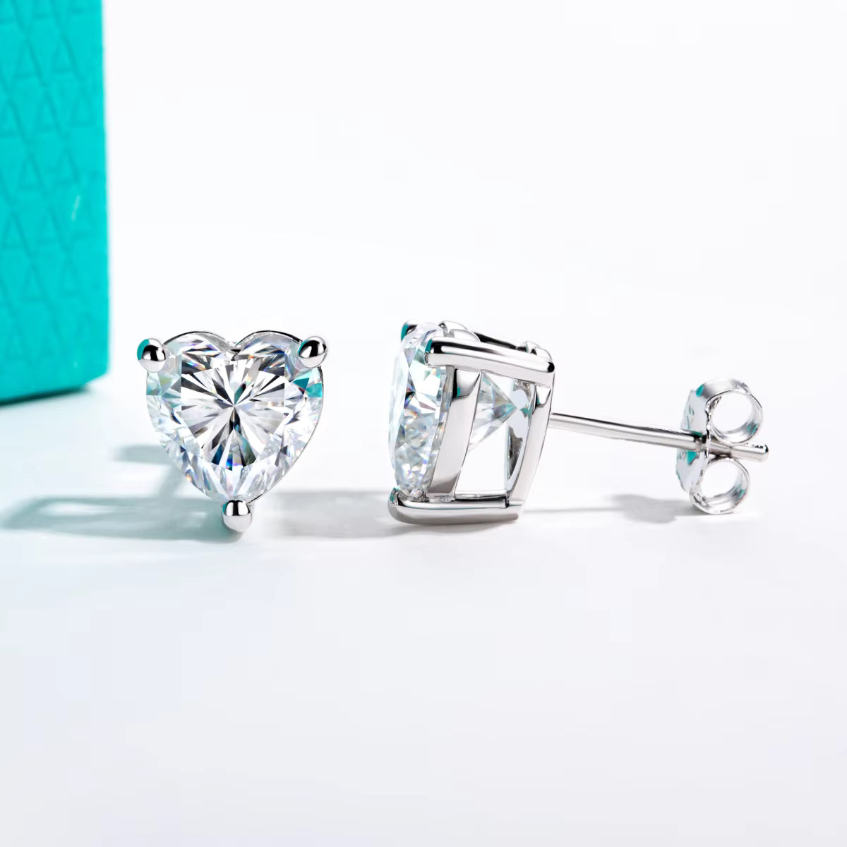 Vixonna Women's Moissanite Stud Earrings 925 Silver D Color VVS1 Heart