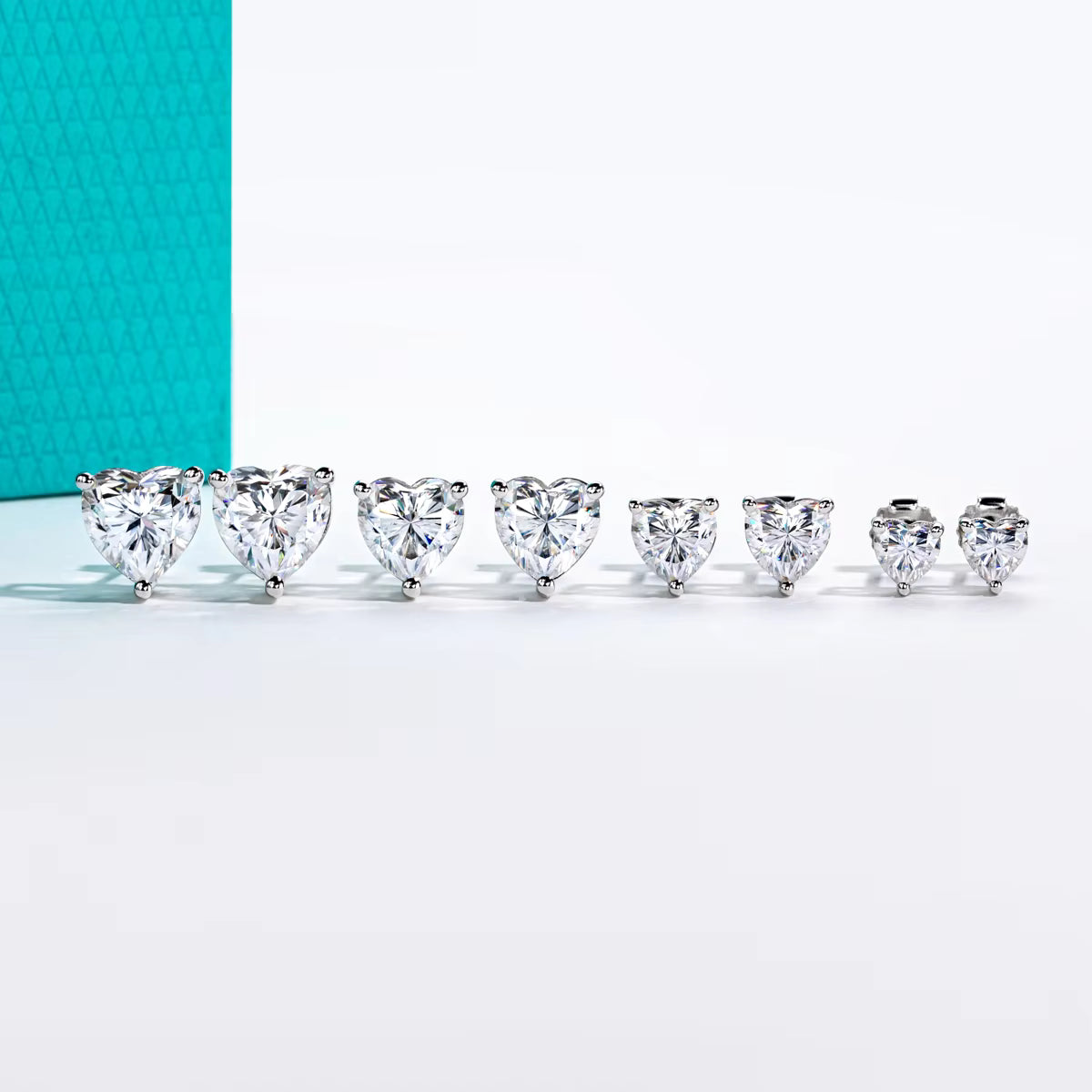Vixonna Women's Moissanite Stud Earrings 925 Silver D Color VVS1 Heart