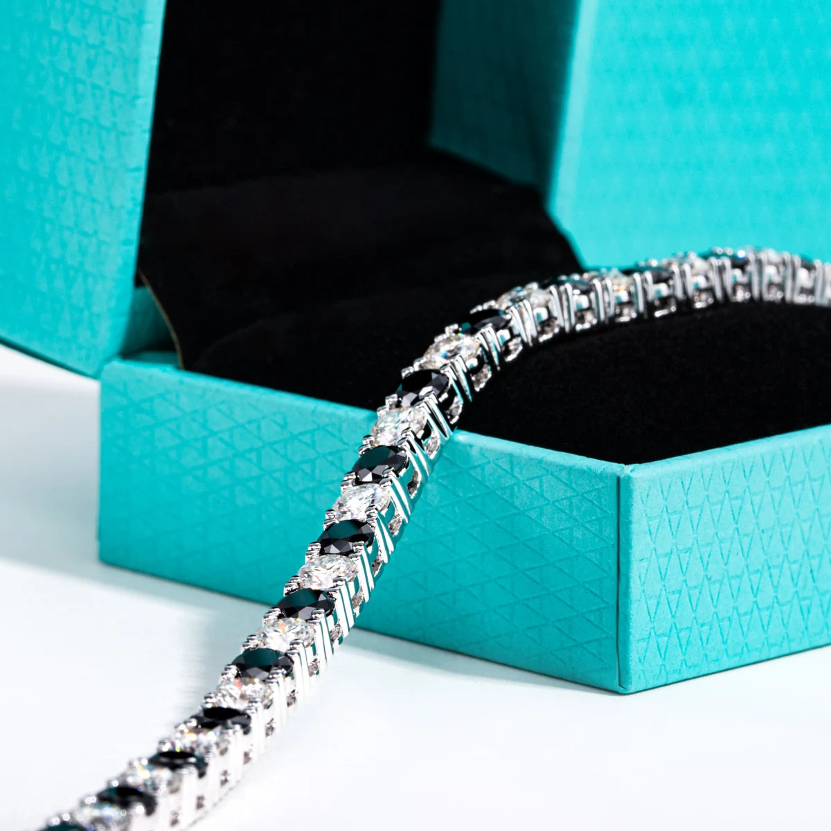 Vixonna Women's Moissanite Tennis Bracelet 925 Silver D Color VVS1