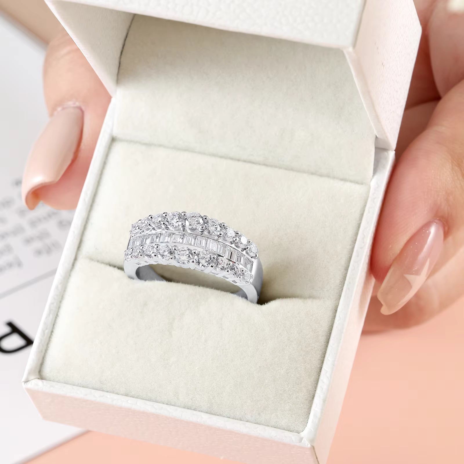 Vixonna Women's Moissanite Wedding Ring 925 Silver Round Cut