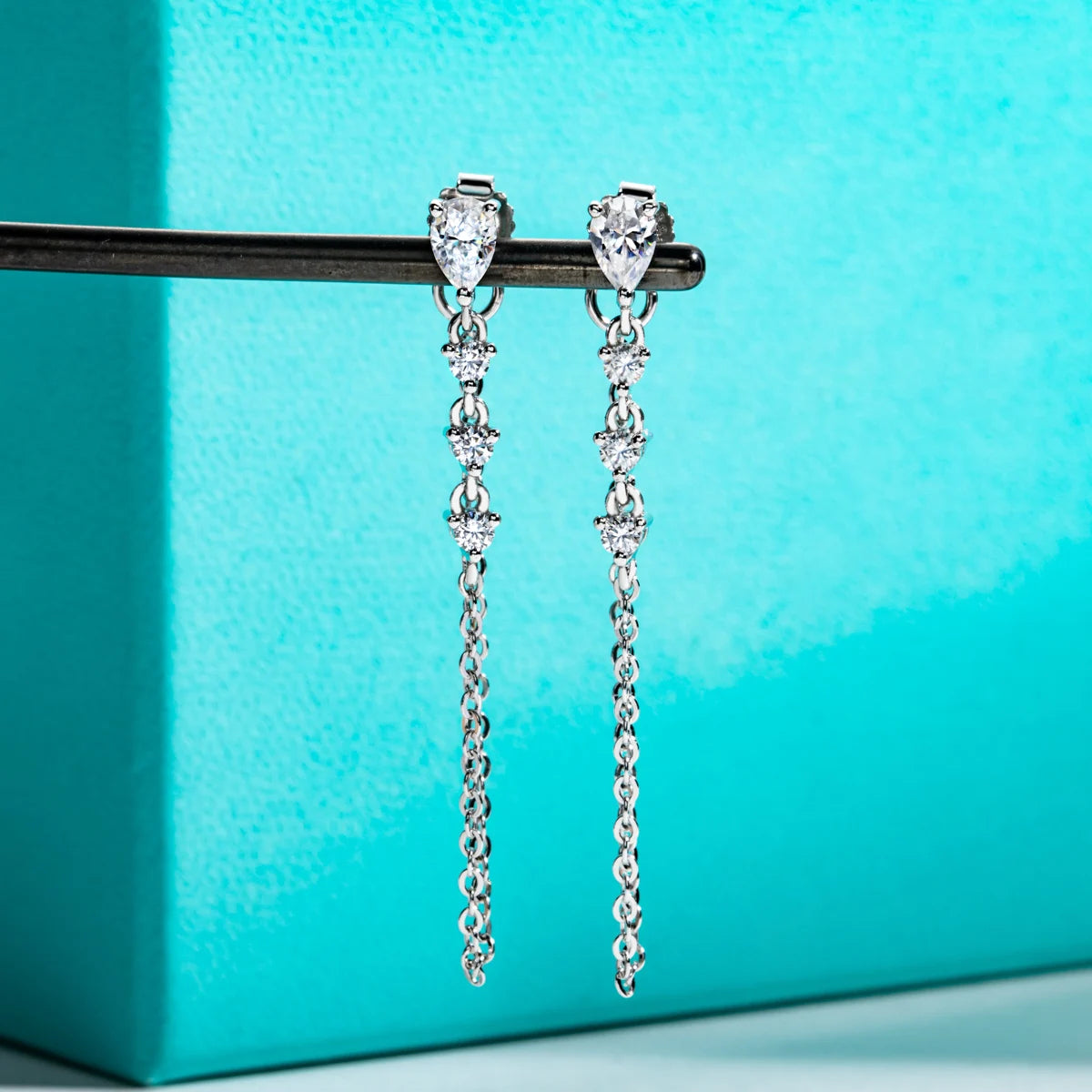 Vixonna Women's Pear Moissanite Drop Earrings 925 Silver D Color 1cttw