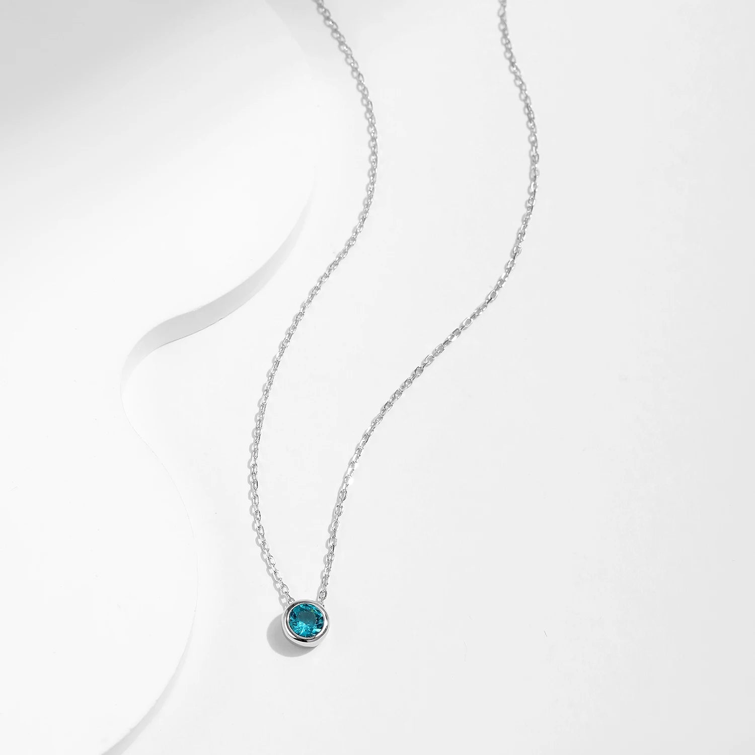 Vixonna Women's Round Zirconia Pendant Necklace 925 Silver White Gold